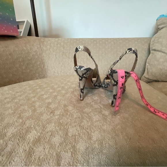 Nine West Snakeskin Style Heels - Picture 4 of 6